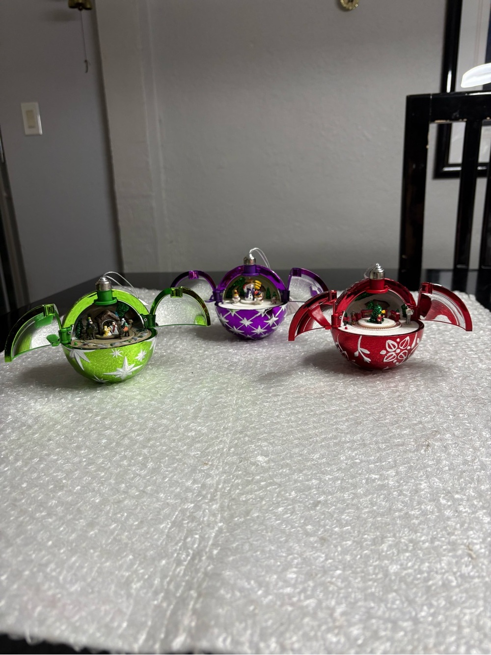 Mr. Christmas Hidden Holiday Music Box Ornaments - Picture 6 of 6